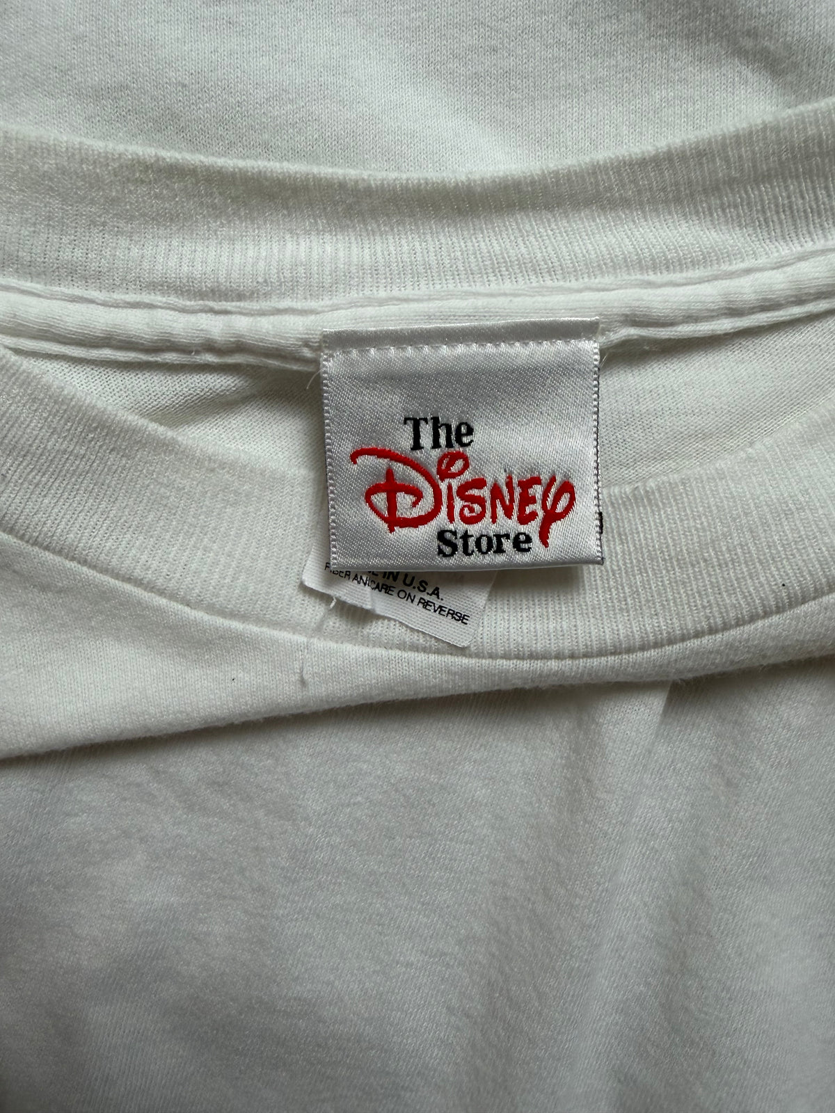 2000 Vintage "THE DISNEY STORE NEW YORK 2000" T shirt