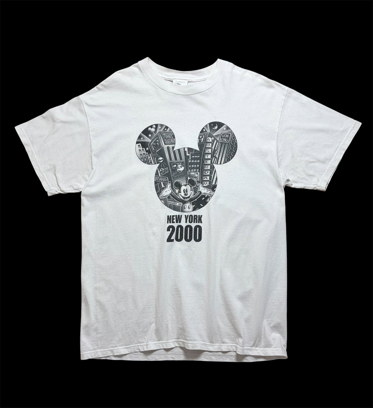 2000 Vintage "THE DISNEY STORE NEW YORK 2000" T shirt