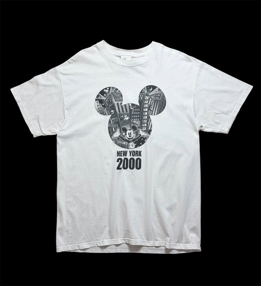2000 Vintage "THE DISNEY STORE NEW YORK 2000" T shirt
